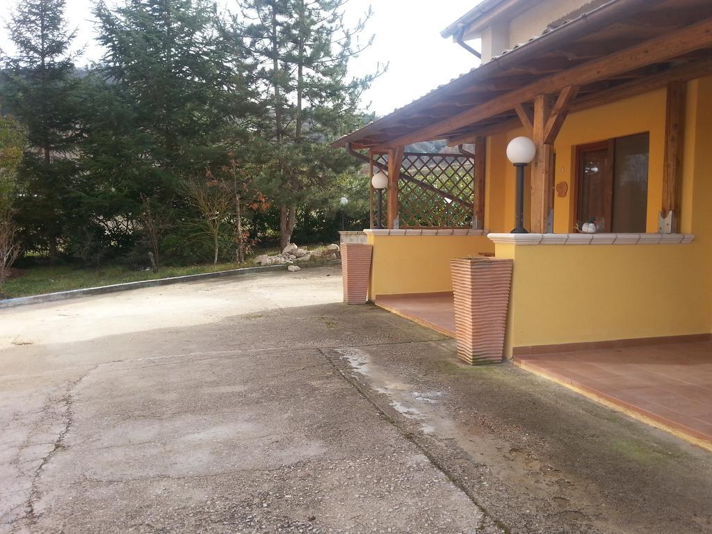 Il Giardinaccio Agriturismo LʼAquila Zimmer foto