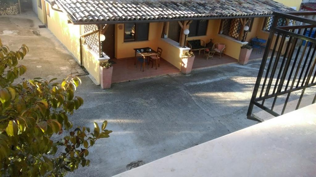 Il Giardinaccio Agriturismo LʼAquila Exterior foto